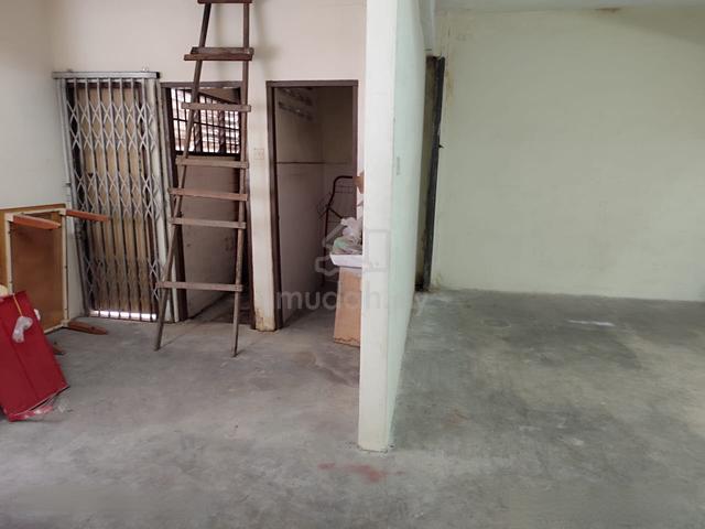 1st Floor (26x80sf) Spacious unit in Mega Jaya Teratai Ampang for rent 5