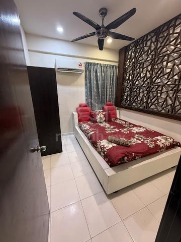 Medium Room Golden Triangle Condominium 1