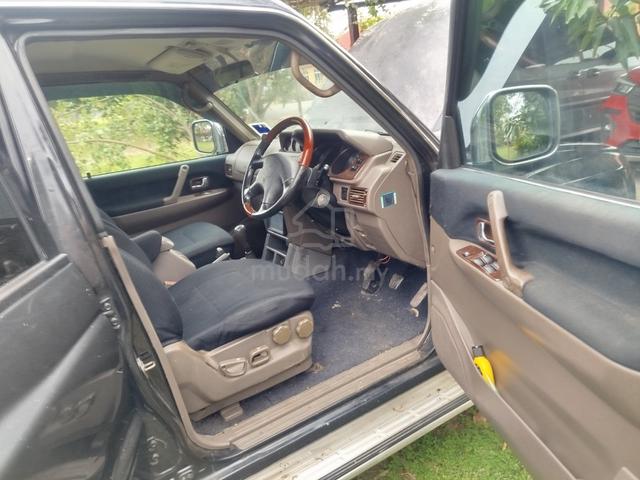 2001 Mitsubishi PAJERO PETROL 2.4 (M) WIDE BODY - 4