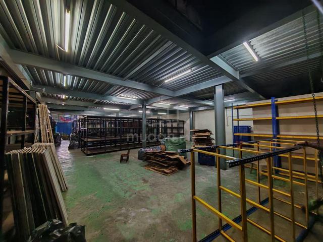 1.5 Sty Semi-D Factory bu9200sf @ Sri Yaacob SKUDAI, CARGO LIFT & RACK 1