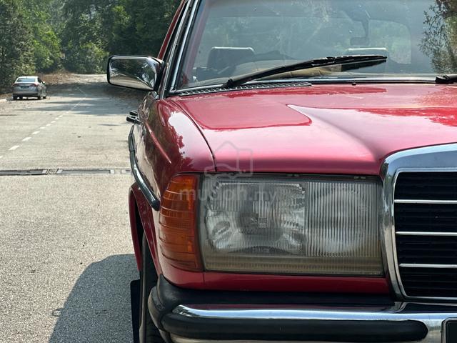 1979 Mercedes Benz 200 2.0Auto - 4