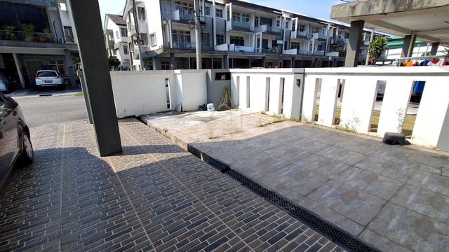Bandar Saujana Putra End unit 1