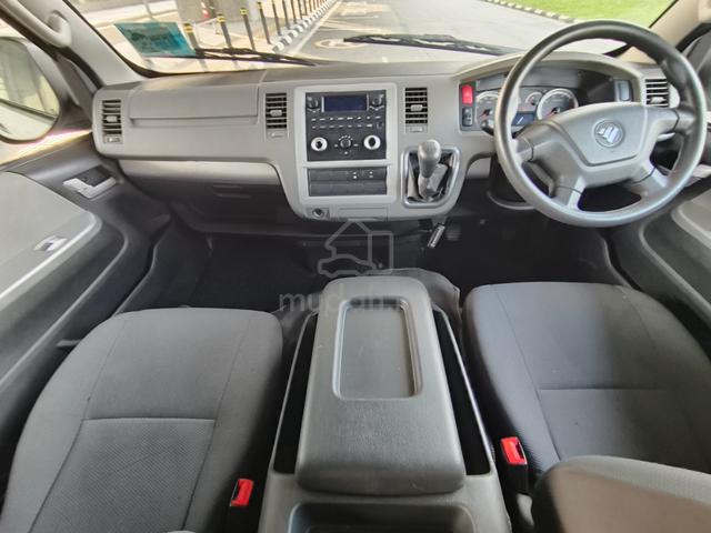 2022 Foton VIEW C2 Petrol (M) 2.0 10Seat - 5