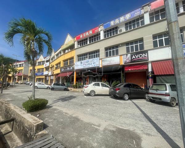 Air Putih 3 Story Endlot Shoplot Facing Main Road 1