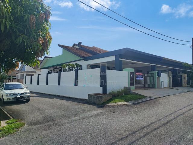 Refurbished Corner Lot Freehold 1-Storey Terrace Tmn Nada Alam 2 Nilai 1