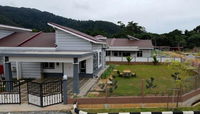CORNER LOT Semi D 1 Storey House Indah Suria Dungun Terengganu 5200spf 1