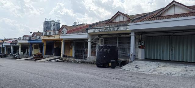 Single Sty Factory/Warehouse Bukit Puchong for Rent 1