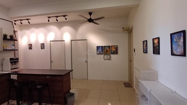 Ultra-Comfortable Queen Bedroom for Rent in The Vyne Sungai Besi KL! 4
