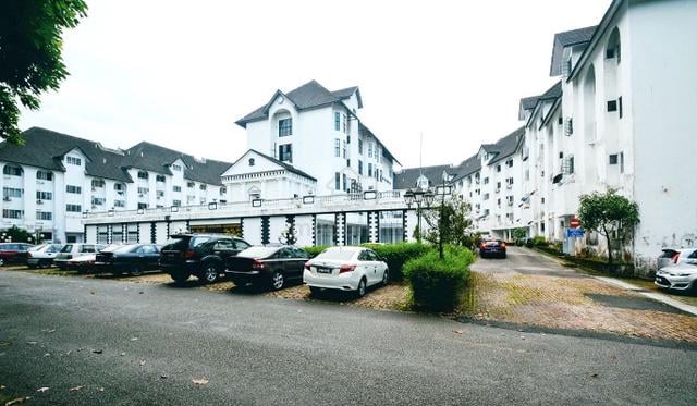 Le Chateau 1