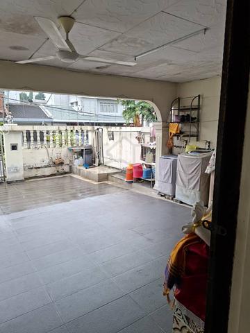 FREEHOLD 3 storey terrace house Jln desa seputeh Tmn desa seputeh KL 1