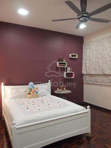 Freehold fully renovated double storey link house 3