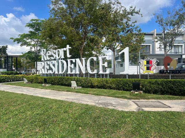 Bandar Sri Sendayan 4R3B Partially Furnished Double Stry for Rent 1