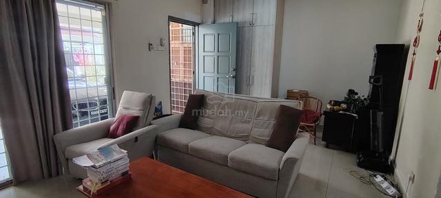 Absolutely excellent location PJ! Jalan SS 23! Near Atria! 1