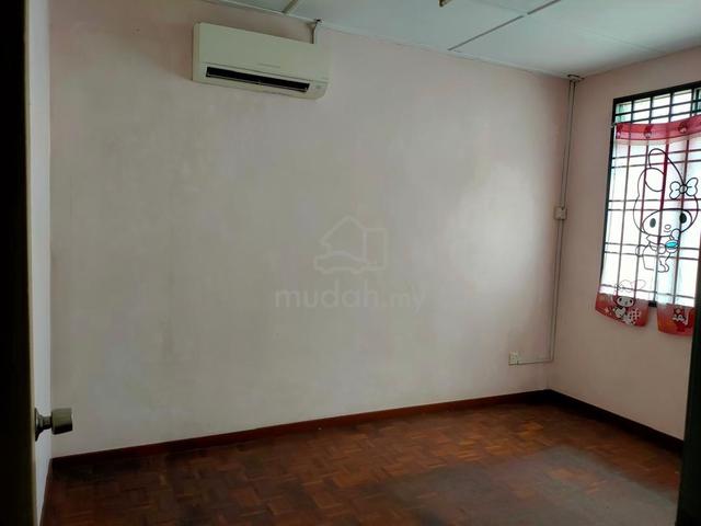 Taman Perling/ Medium Cost Landen end Lot/ Partial Furnish/ Near JBFor 1