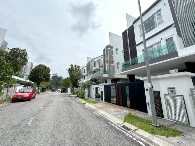 Dolomite Templer Endlot 3 Storey 3500sf Freehold 1