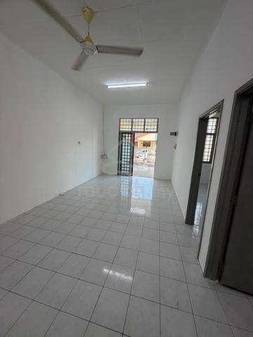 Kulai, bandar putra IOI single storey terrace house full loan cash out 1