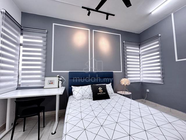 Cyberia SmartHomes Small Master room beside MMU Welcome MMU Student 1