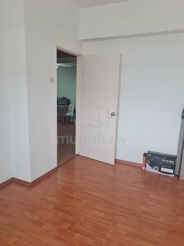 Facing Main Road Three Storey Shop Office Malim Jaya nr Cheng 1