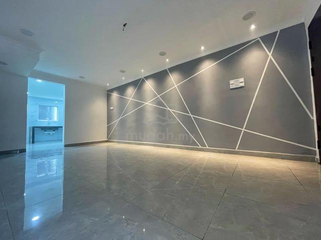 Renovated 2 sty house tmn desawan klang near lrt station 1