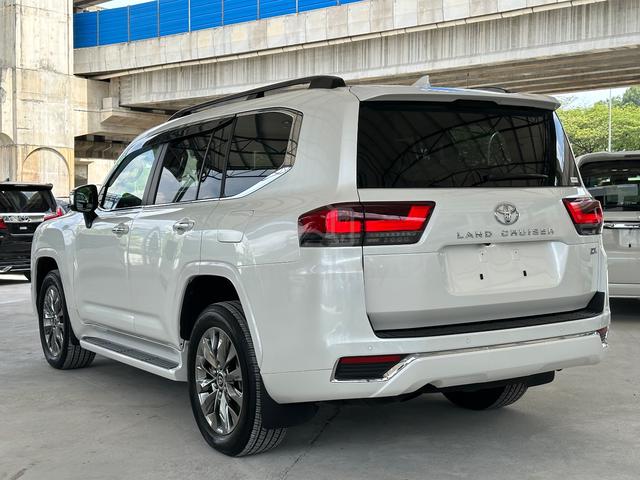 2023 Toyota LANDCRUISER 3.5 ZX PETROL - 5