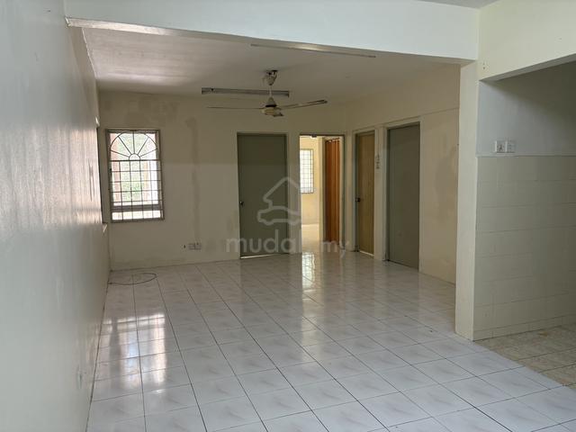 saujana apartment 1