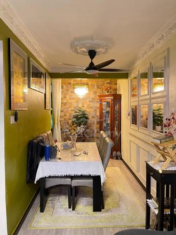 Full loan & Renovated @ Taman kota masai 1