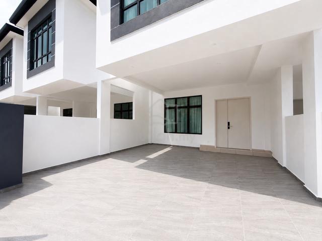 Full Loan Wide Spacious Home Freehold Double Storey Cheng Indah Town 1