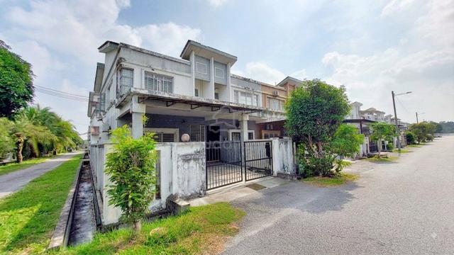END LOT Double Storey Terrace, SP 3, Bandar Saujana Putra, Selangor 1