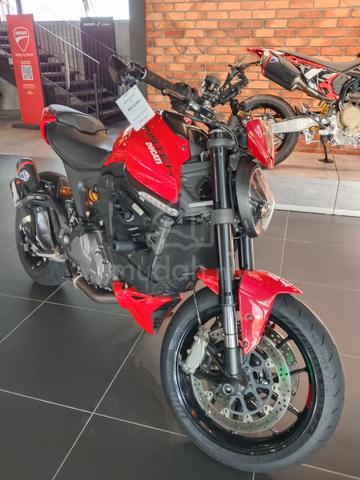 Ducati Monster 937 - photo 9 of 12