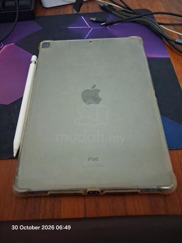 Ipad 8th Generation 128gb - photo 2 of 4