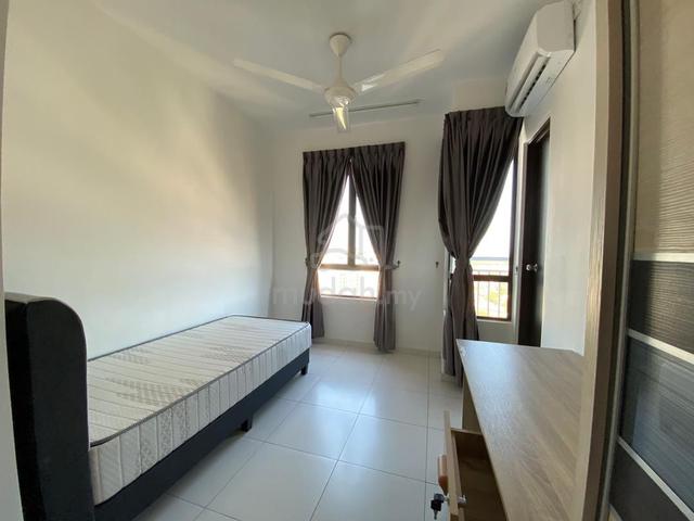 MOVE-IN: Balcony Room for Rent@ The Heights Residence 1