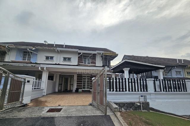 FULLY RENOVATED 2 STOREY SEMI-D Laman 2, Bandar Seri Putra, Bangi. 1