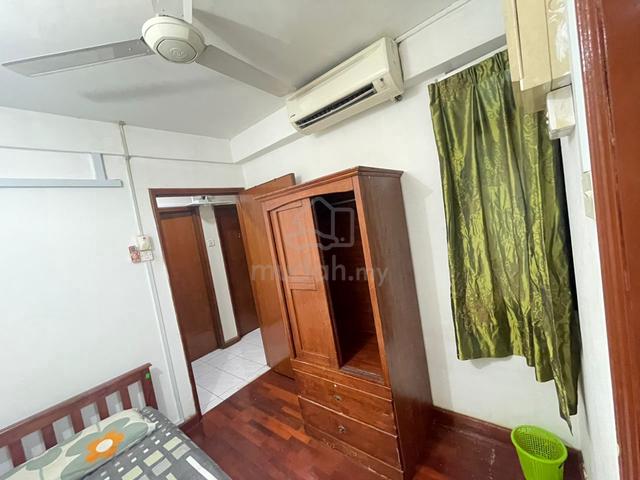Female Single Room attach bath Mini Master Bistari beside WTC LRT GHKL 4