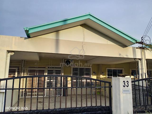 August 2026 Fully Furnished 3 BedRoom Family Home with 2 Carparks 1