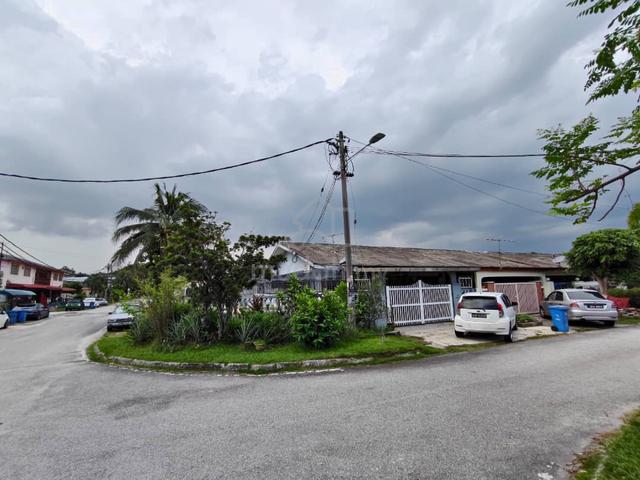 Subang Perdana Fully Extended Corner Terraced House For Rent 1