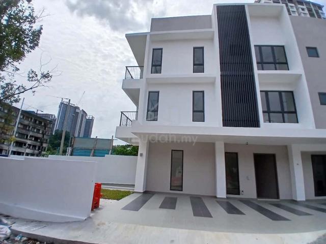 CORNER LOT & 180 METER TO MRT TAMAN NAGA EMAS | Salak South 1