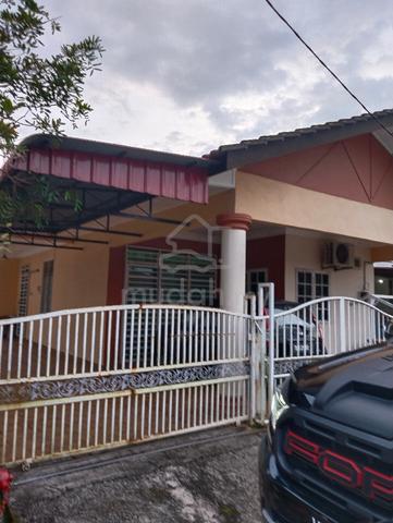 Bilik muslimah di Tmn Najah Kg Alor Lintang 1