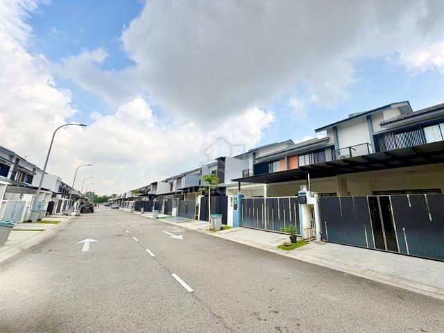 Austin Crest Ruby Double Storey House 18x65 Renovated Full Furnished 1