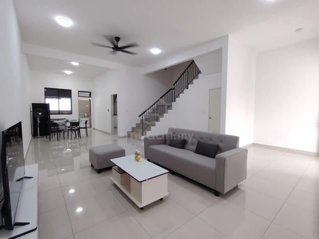 R4.5k/Taman Desa Tebrau/Jalan Rebab/Double Storey/4B4B/FF/Rightlam 1
