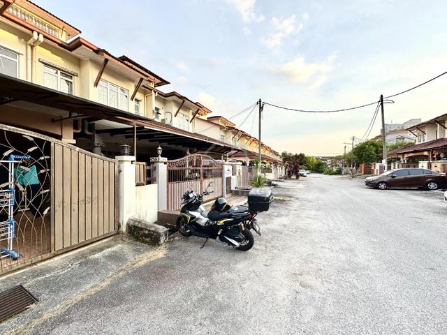 [Urgent] Renovated 2 Storey Terrace at Taman Tropika, Kajang Below mv 3