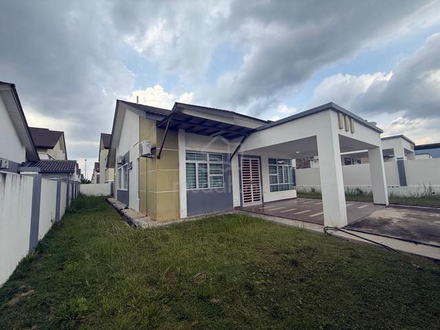 FURNISHED 4R2B 💥 50'x80' Bungalow Bukit Senawang Perdana Seremban 1