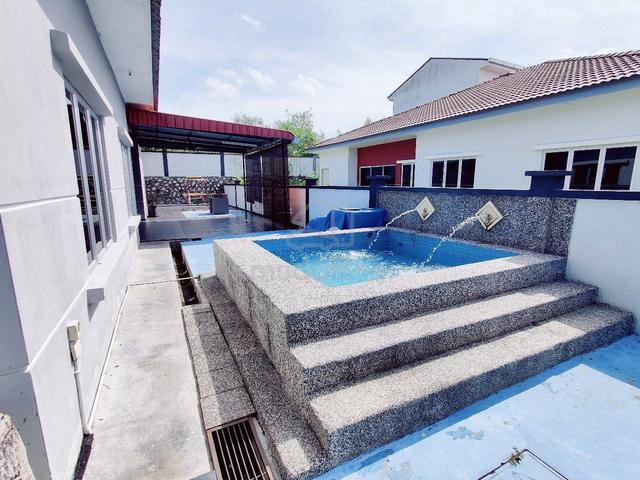 (Fully Furnished Dengan Pool) Taman Belian Sri Rusa Port Dickson 1