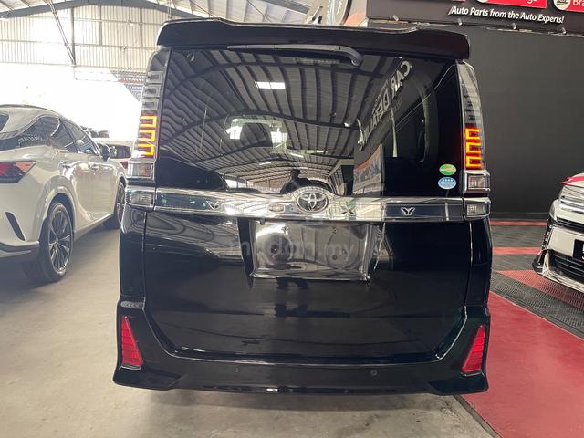 2020 Toyota VOXY 2.0 KIRAMEKI (A) - 5