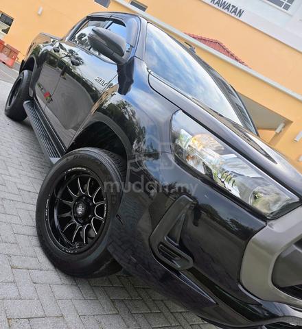 2022 Toyota HILUX 2.4 E (A) Super Low Milage - 2