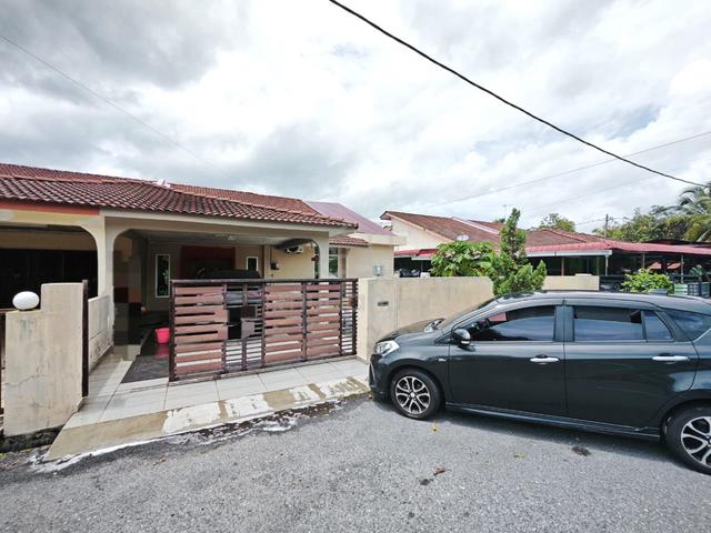 Spacious Single-Storey Semi-D 1