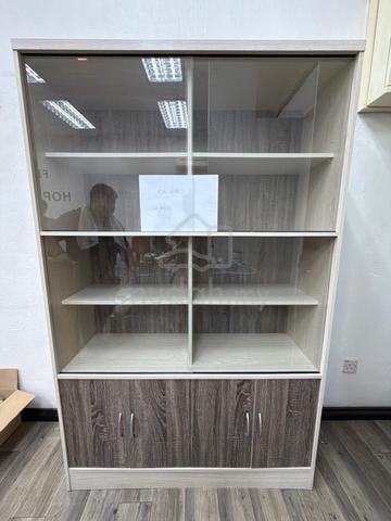Cabinet - photo 2 of 3