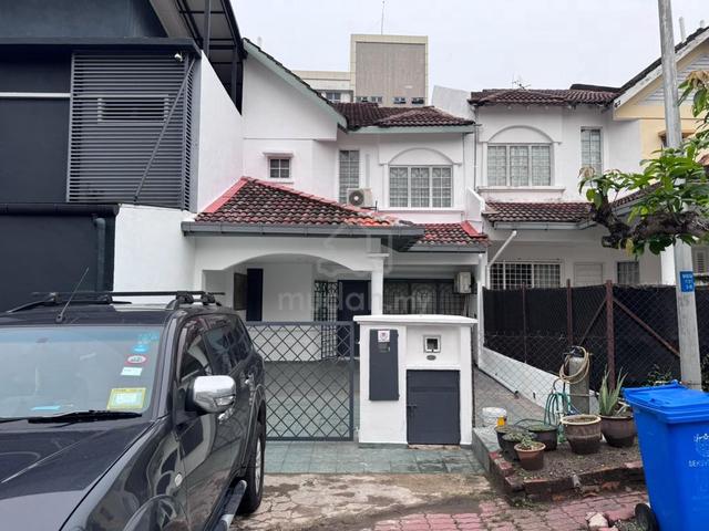 Double Storey Seksyen 7 Shah Alam (For Family Only / Khas Keluarga) 1
