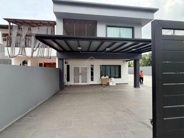 Semi D Corner Lot House 6Bed 4Bath Partial Furnished @ JB Town 1