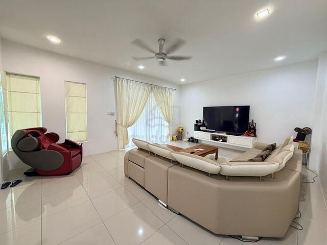Hidden Gem, Cheap 3 Storey Semi-D @ Kenny Hill, Kuching. 1