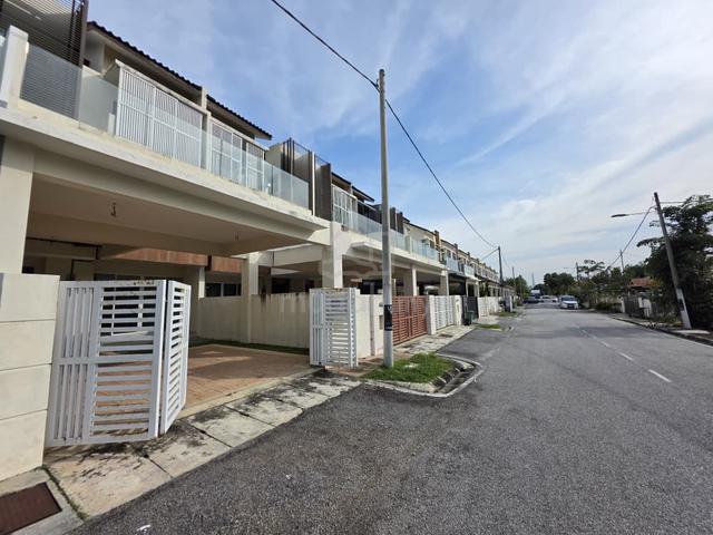 Penang | Batu Uban 3-Storey Superlink Terrace | LA 22x90sf 1